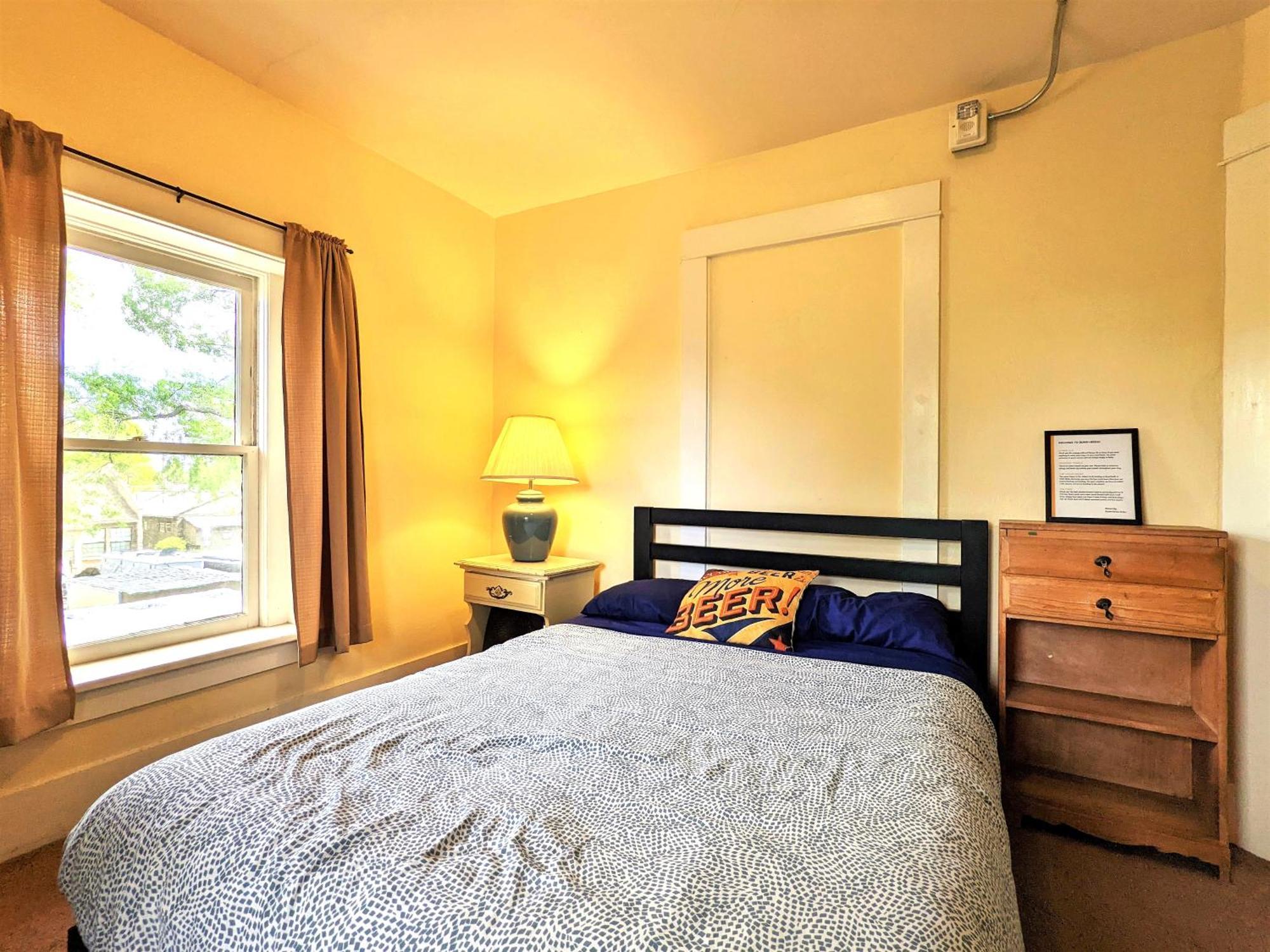 Bunk & Brew Historic Lucas House - Hostel 本德 外观 照片